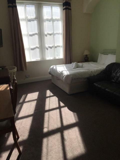 Gateway Lodge Cleckheaton Esterno foto